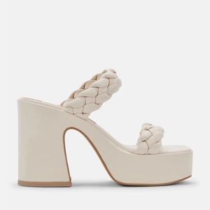 Dolce Vita Wiley sandals in Ivory.  Like new, worn only once.